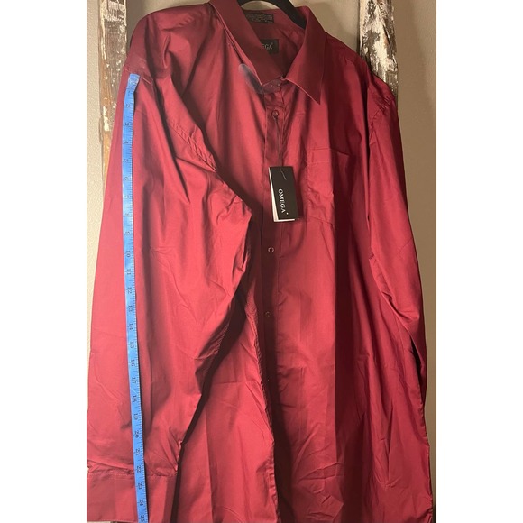 Burgundy Dress Shirt with Classic Collar and Smooth Finish - Picture 3 of 6